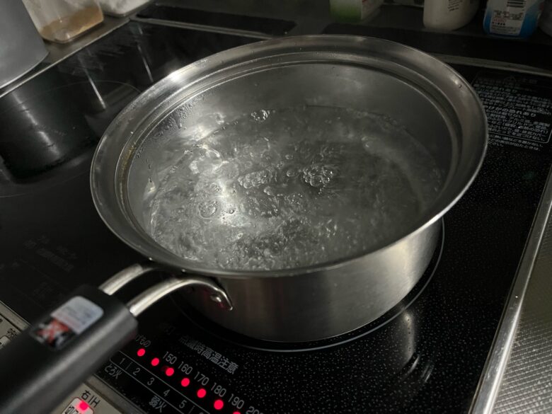 鍋　沸騰水